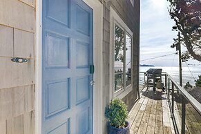 Oceanside Escape w/ Stunning Views: Walk to Beach!