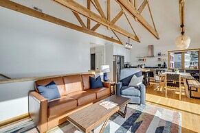 Oceanside Escape w/ Stunning Views: Walk to Beach!