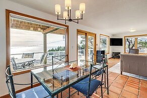 Oceanside Escape w/ Stunning Views: Walk to Beach!