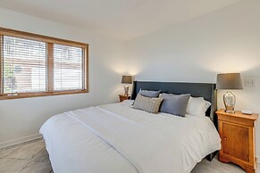 Oceanside Escape w/ Stunning Views: Walk to Beach!