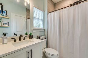 1 Mi to Dtwn: Pet-friendly Pensacola Getaway!