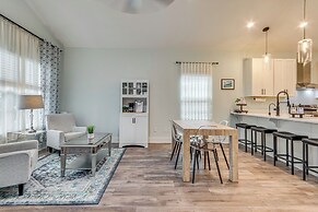 1 Mi to Dtwn: Pet-friendly Pensacola Getaway!