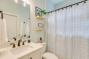 1 Mi to Dtwn: Pet-friendly Pensacola Getaway!