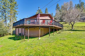 Near Hiking & Fishing: Tuolumne Cabin w/ Deck
