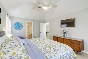 Swim & Unwind: Pet-friendly Home in Spring!