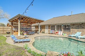 Swim & Unwind: Pet-friendly Home in Spring!