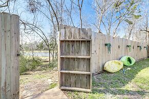 Swim & Unwind: Pet-friendly Home in Spring!