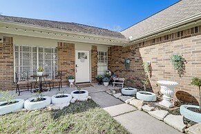 Swim & Unwind: Pet-friendly Home in Spring!