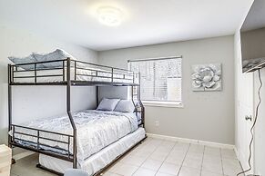 Swim & Unwind: Pet-friendly Home in Spring!