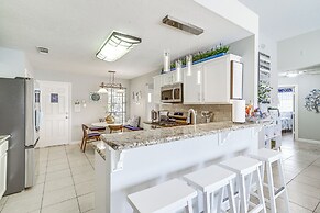 Swim & Unwind: Pet-friendly Home in Spring!