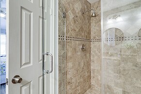 Swim & Unwind: Pet-friendly Home in Spring!