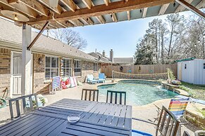 Swim & Unwind: Pet-friendly Home in Spring!