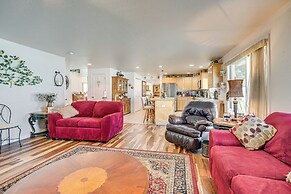 1 Mi to Moses Lake: Home w/ Private Yard & Hot Tub