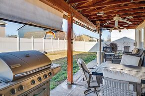 1 Mi to Moses Lake: Home w/ Private Yard & Hot Tub