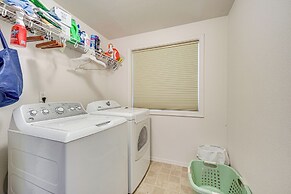 1 Mi to Moses Lake: Home w/ Private Yard & Hot Tub