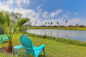 11 Mi to Isla Blanca Beach: Townhome w/ Lake Views