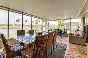 11 Mi to Isla Blanca Beach: Townhome w/ Lake Views