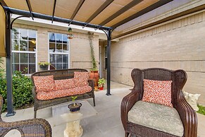 11 Mi to Isla Blanca Beach: Townhome w/ Lake Views