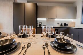 Marron Suite 2BR City Walks