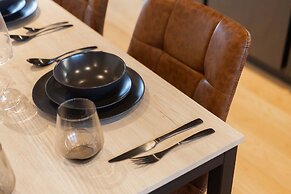 Marron Suite 2BR City Walks