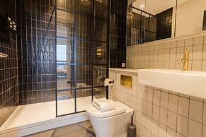 Marron Suite 2BR City Walks