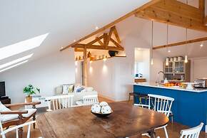 Luxury Building With Rooftop in Central Ericeira