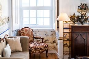 Luxury Building With Rooftop in Central Ericeira