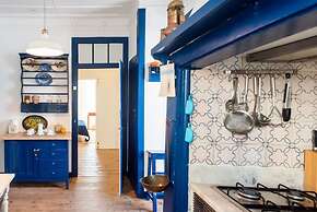 Luxury Building With Rooftop in Central Ericeira