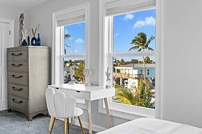 Mermaid Manor Waterfront Haven w Hot Tub Dock