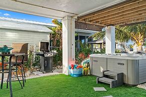 Mermaid Manor Waterfront Haven w Hot Tub Dock