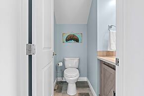 Mermaid Manor Waterfront Haven w Hot Tub Dock