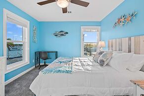 Mermaid Manor Waterfront Haven w Hot Tub Dock