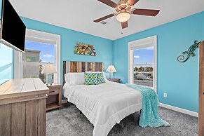 Mermaid Manor Waterfront Haven w Hot Tub Dock