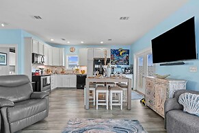 Mermaid Manor Waterfront Haven w Hot Tub Dock