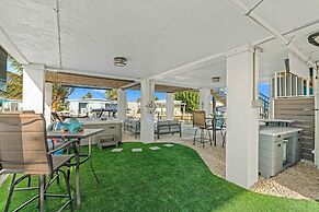 Mermaid Manor Waterfront Haven w Hot Tub Dock