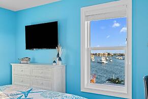 Mermaid Manor Waterfront Haven w Hot Tub Dock