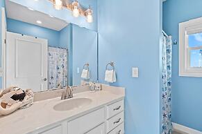 Mermaid Manor Waterfront Haven w Hot Tub Dock