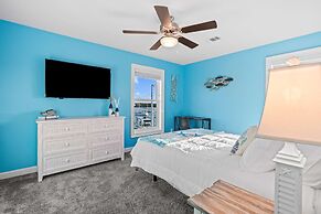 Mermaid Manor Waterfront Haven w Hot Tub Dock