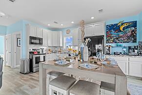 Mermaid Manor Waterfront Haven w Hot Tub Dock