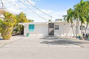 Seabreeze Cove Waterfront Gem 38 Foot Dock Cabana Club