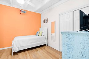 Seabreeze Cove Waterfront Gem 38 Foot Dock Cabana Club