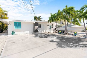 Seabreeze Cove Waterfront Gem 38 Foot Dock Cabana Club