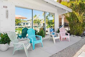 Seabreeze Cove Waterfront Gem 38 Foot Dock Cabana Club