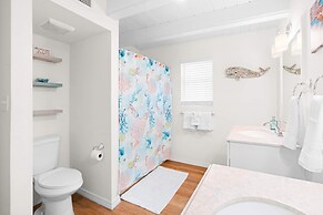 Seabreeze Cove Waterfront Gem 38 Foot Dock Cabana Club