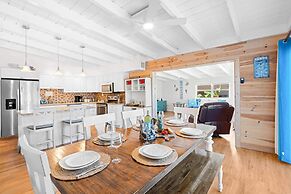 Seabreeze Cove Waterfront Gem 38 Foot Dock Cabana Club