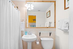 Seabreeze Cove Waterfront Gem 38 Foot Dock Cabana Club