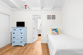 Seabreeze Cove Waterfront Gem 38 Foot Dock Cabana Club