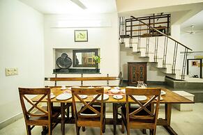 Opulent Antique 3br Villa in Gurugram