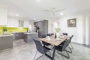 Zenhouse Harmony Modern Home Near CDU Hospital