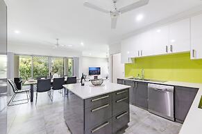 Zenhouse Harmony Modern Home Near CDU Hospital